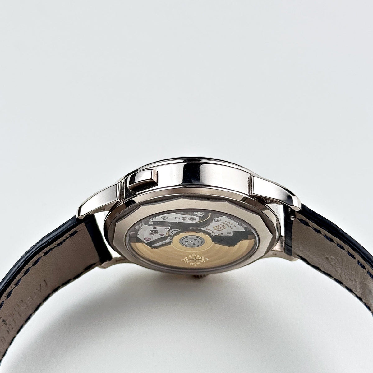Patek Philippe Complications 5930G-010 World Time Flyback Chronograph White Gold Blue Dial