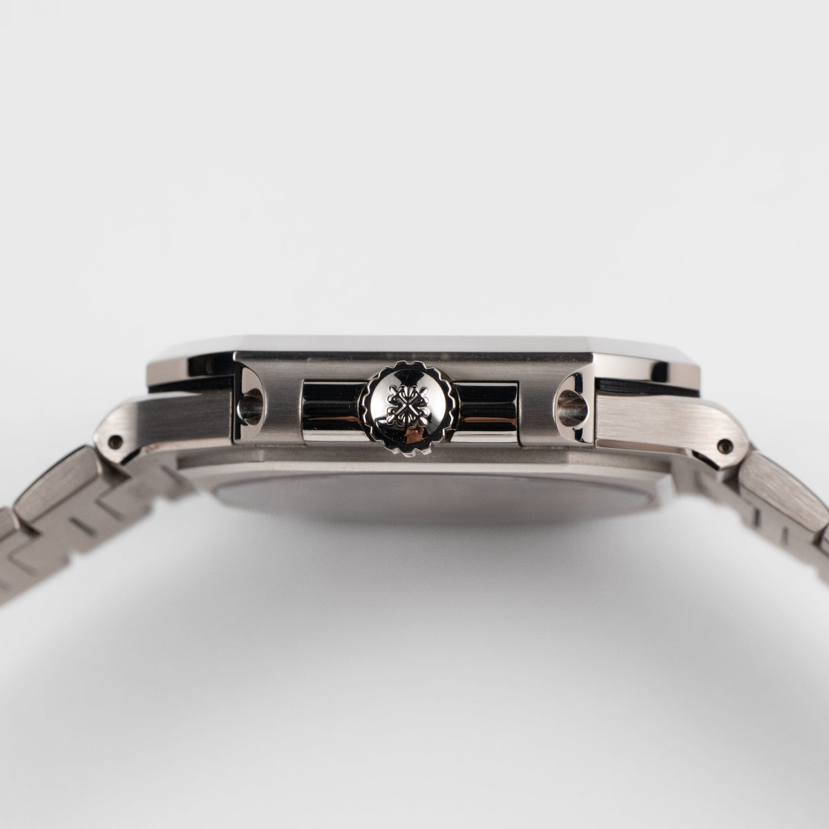Patek Philippe Cubitus 7128/1G-001 White Gold Blue Dial (2025)