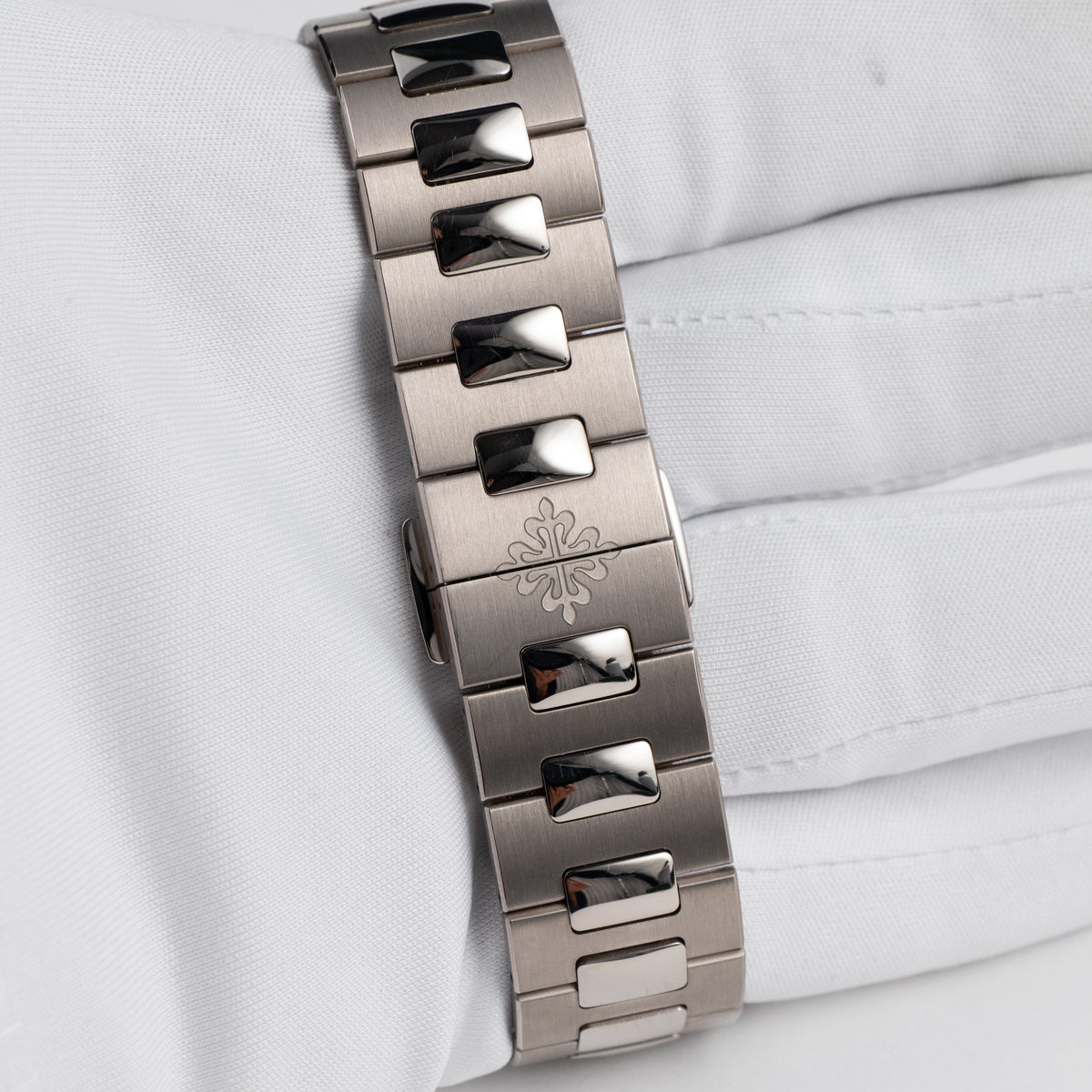 Patek Philippe Cubitus 7128/1G-001 White Gold Blue Dial (2025)