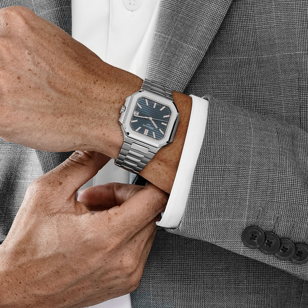 Patek Philippe Cubitus 7128/1G-001 White Gold Blue Dial (2025)