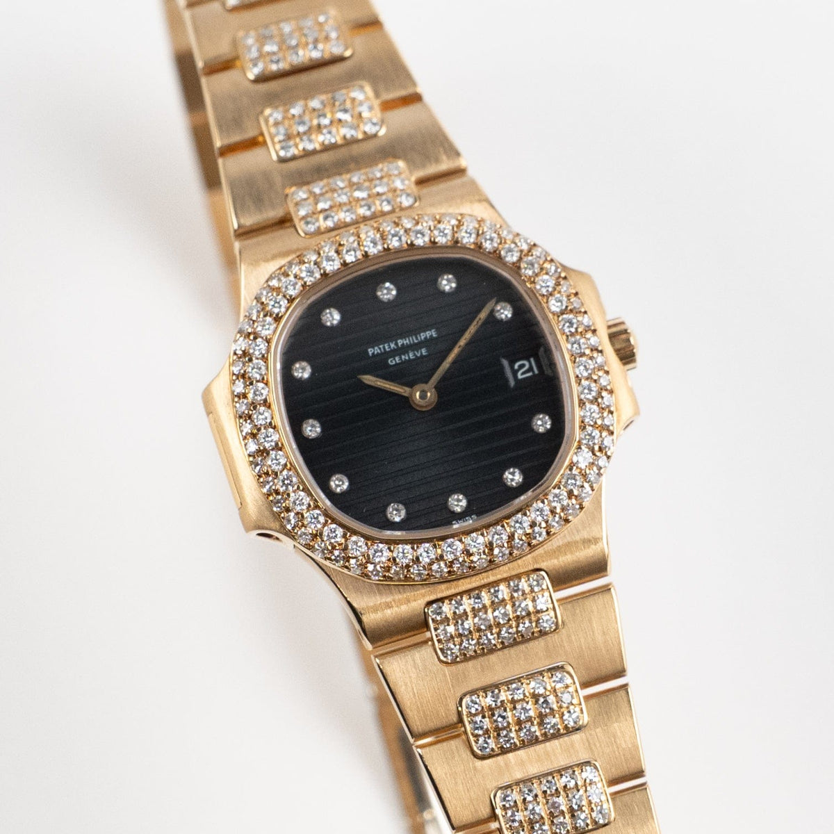 Patek Philippe Nautilus 4700/5 Yellow Gold Blue Diamond Dial