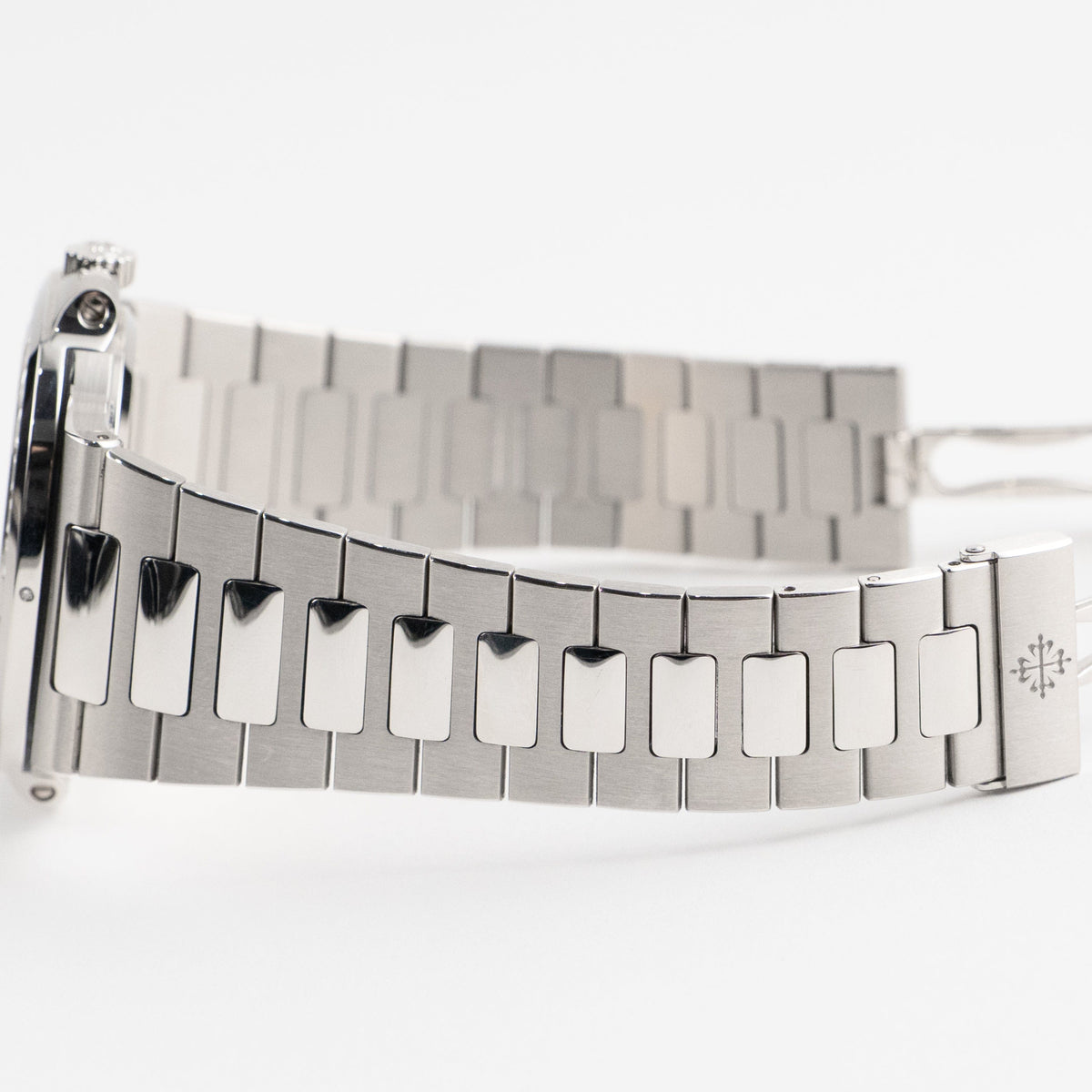 Patek Philippe Nautilus 5711/110P-001 Platinum Grey Diamond Baguette Dial Diamond Baguette Bezel