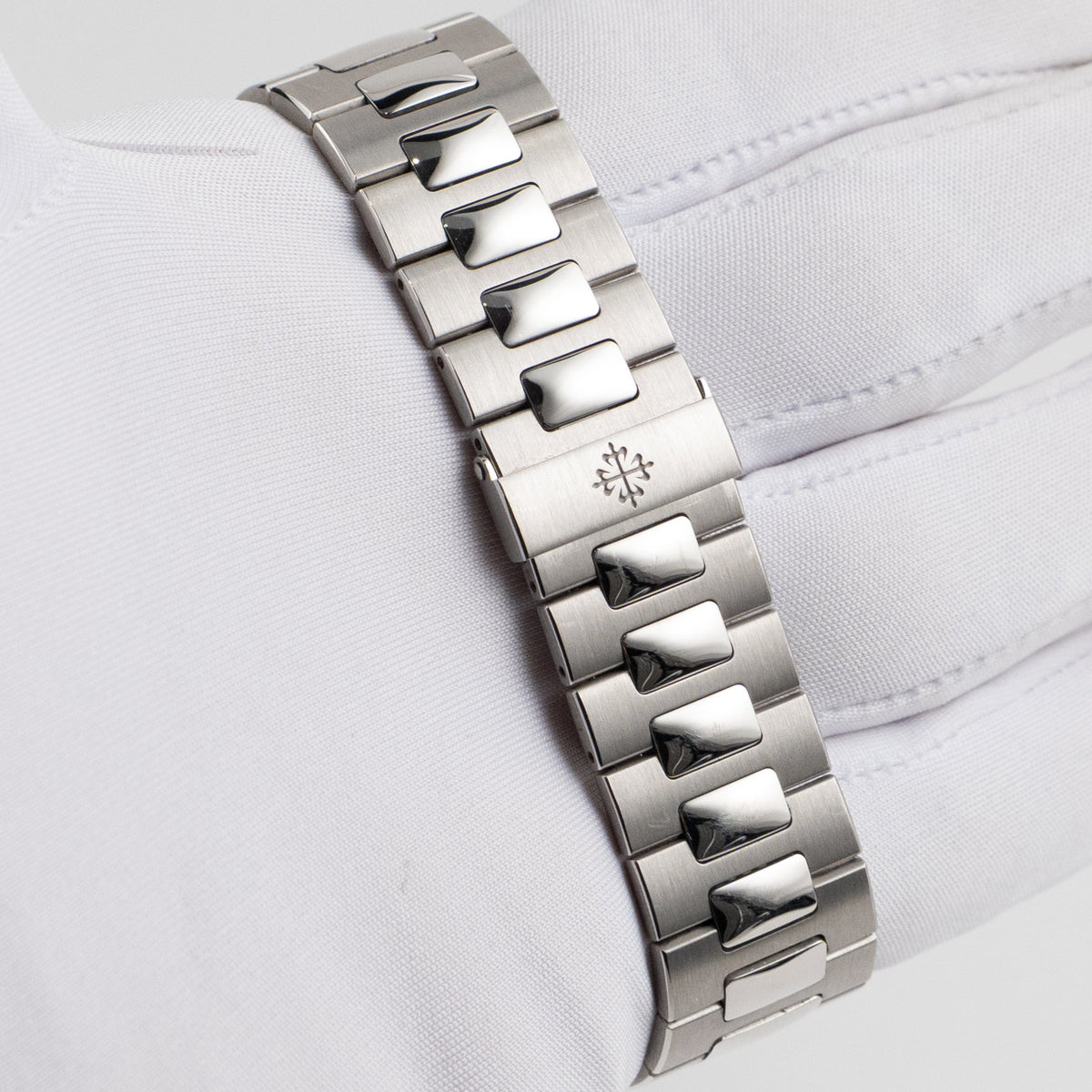 Patek Philippe Nautilus 5711/110P-001 Platinum Grey Diamond Baguette Dial Diamond Baguette Bezel