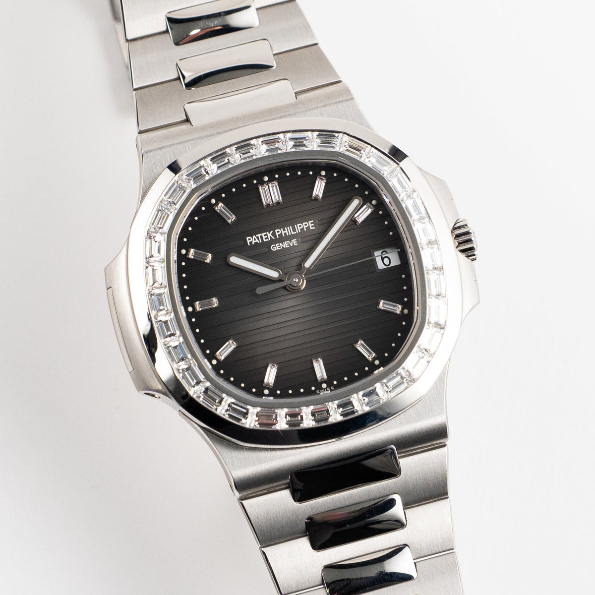 Patek Philippe Nautilus 5711/110P-001 Platinum Grey Diamond Baguette Dial Diamond Baguette Bezel