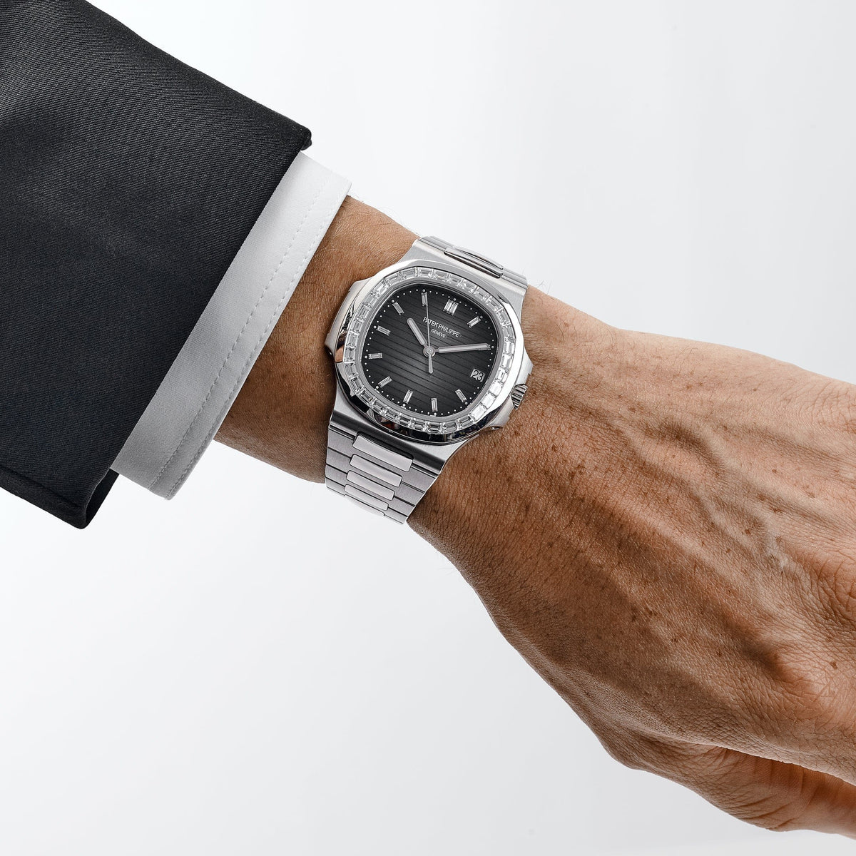 Patek Philippe Nautilus 5711/110P-001 Platinum Grey Diamond Baguette Dial Diamond Baguette Bezel