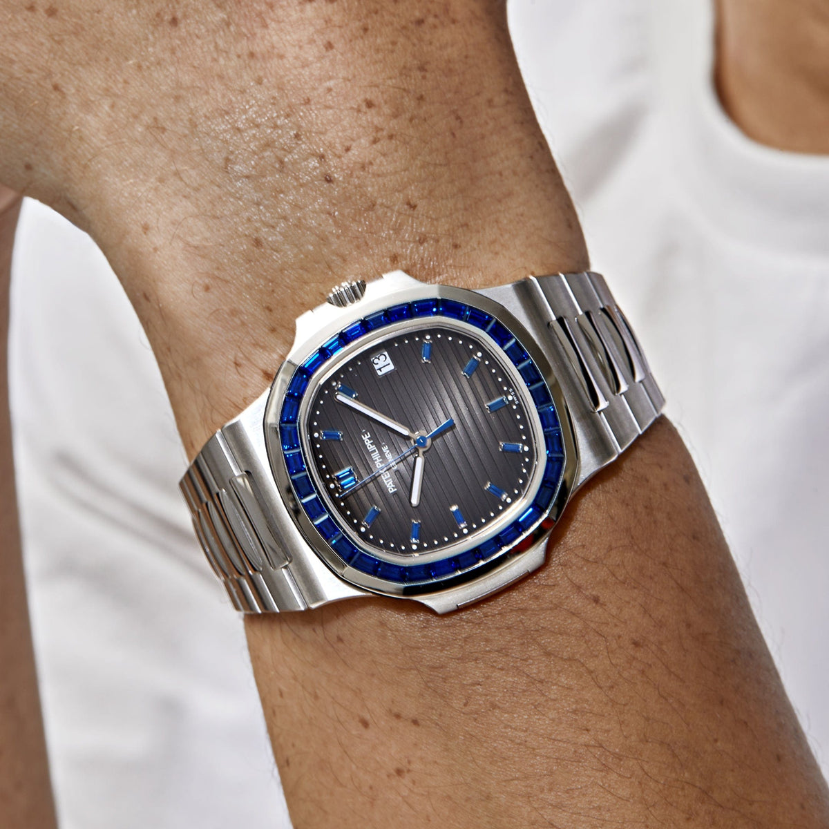 Patek Philippe Nautilus 5711/111P-001 Platinum Blue Sapphire