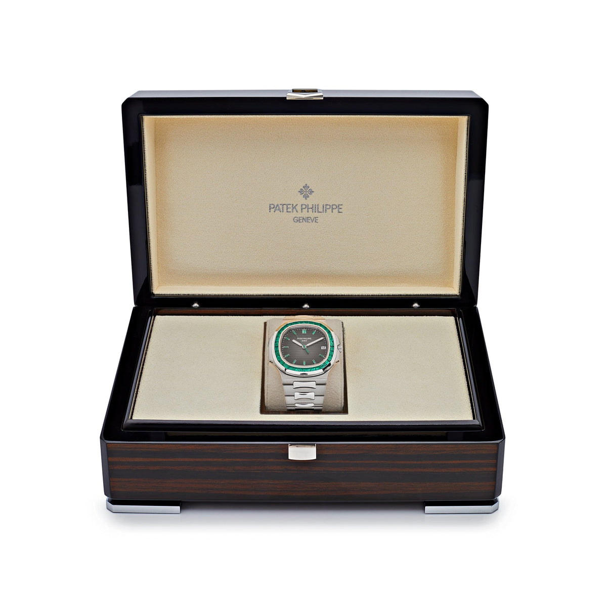 Patek Philippe Nautilus 5711/113P-001 Platinum Emeralds Black Dial