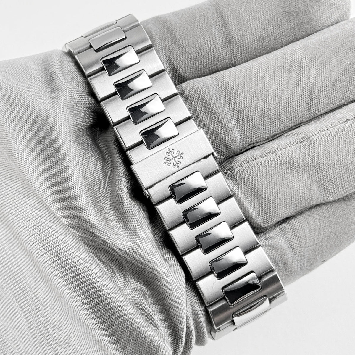 Patek Philippe Nautilus 5711/1A-011 Stainless Steel White Dial