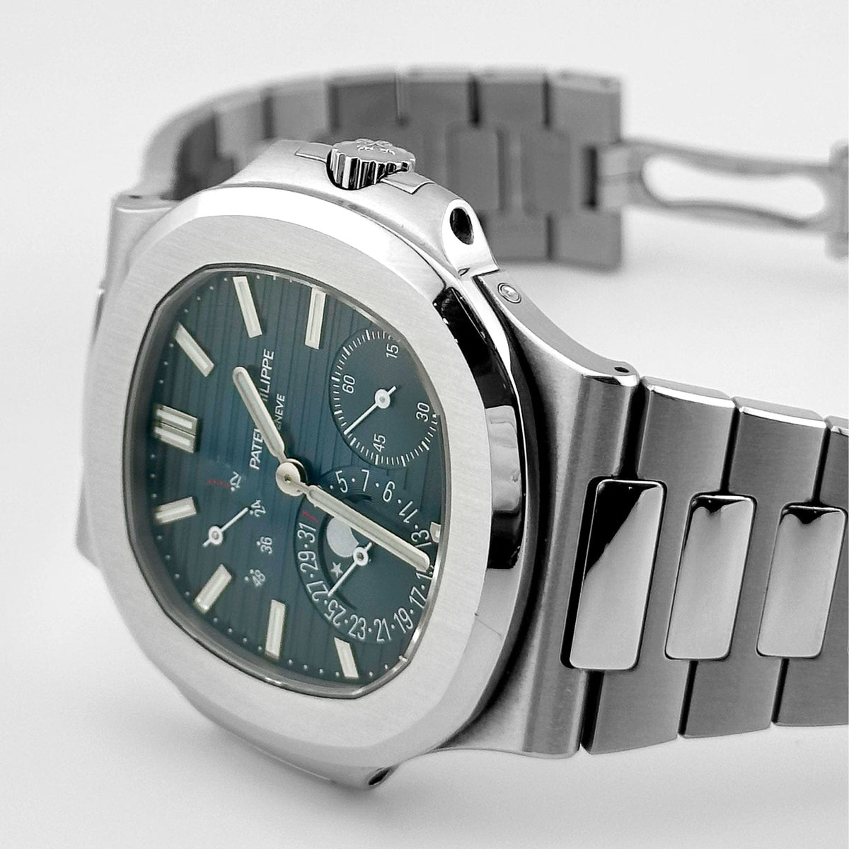 Patek Philippe Nautilus 5712/1A-001 Stainless Steel Blue Dial Moon Phases (2023)