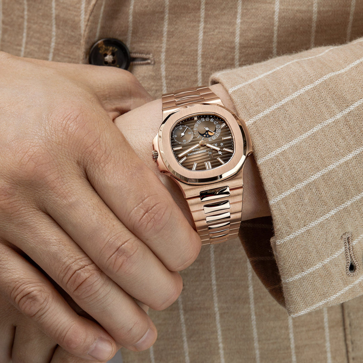 Patek Philippe Nautilus 5712/1R-001 Moon Phases Rose Gold (2024)