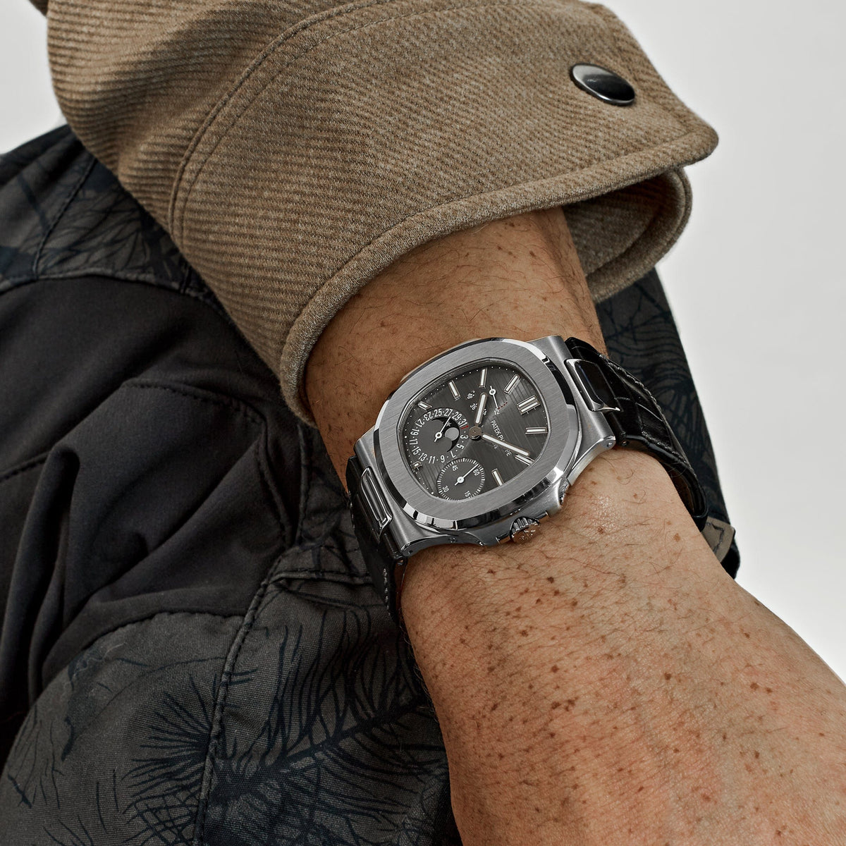 Patek Philippe Nautilus 5712G-001 White Gold Grey Dial Moon Phases