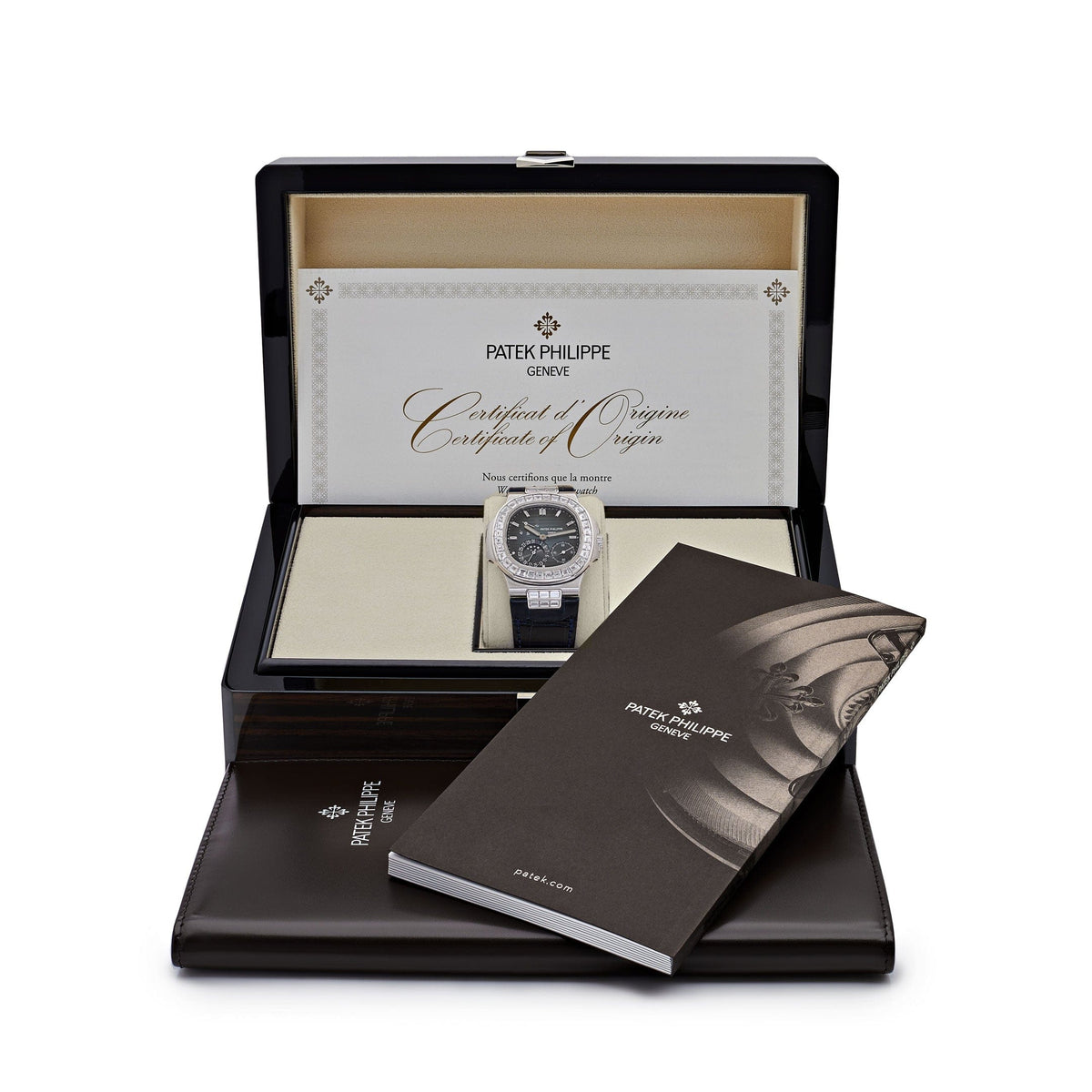 Patek Philippe Nautilus 5724G-001 White Gold Blue Diamond Dial Diamond Bezel (2017)