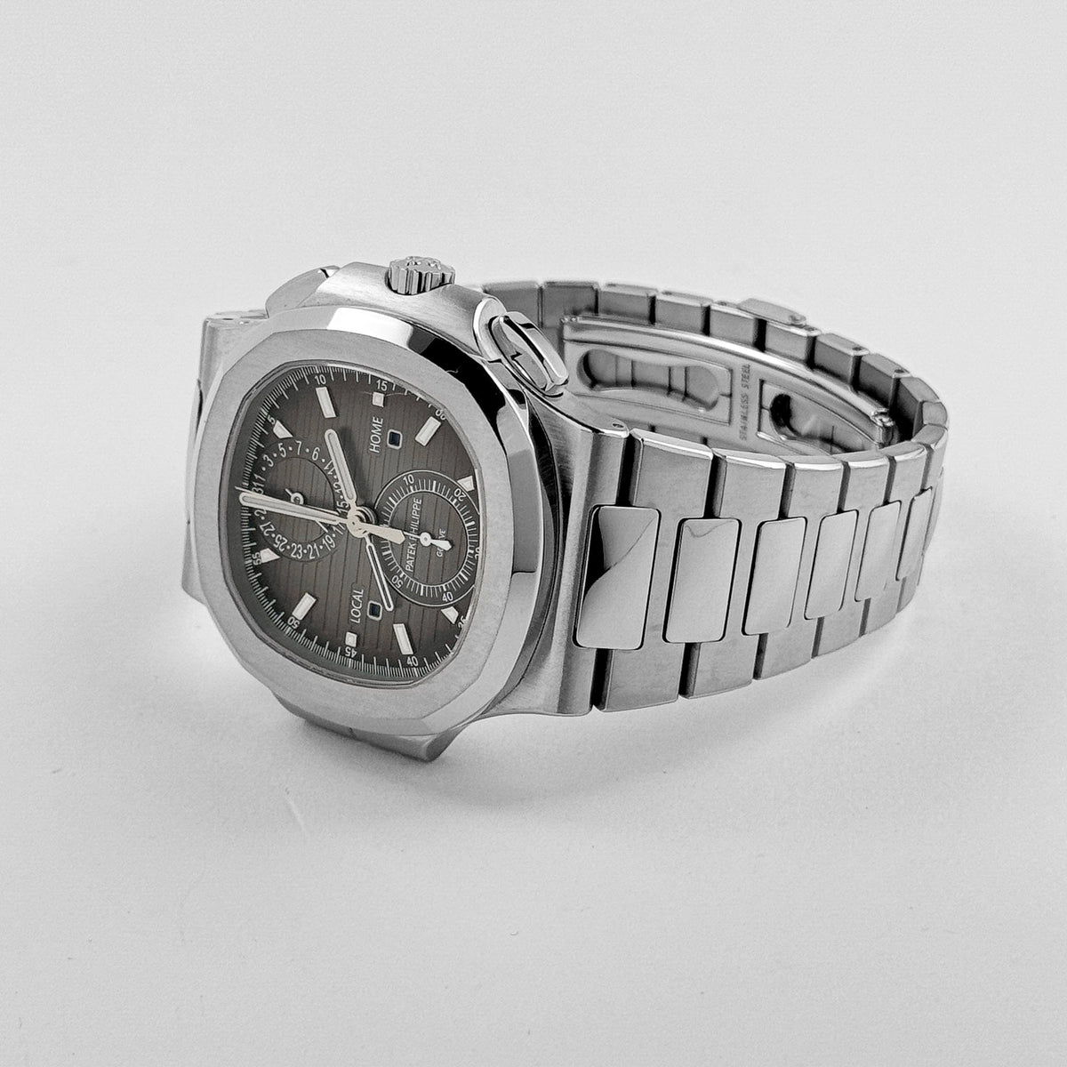 Patek Philippe Nautilus 5990/1A-001 Travel Time Chronograph (2018)