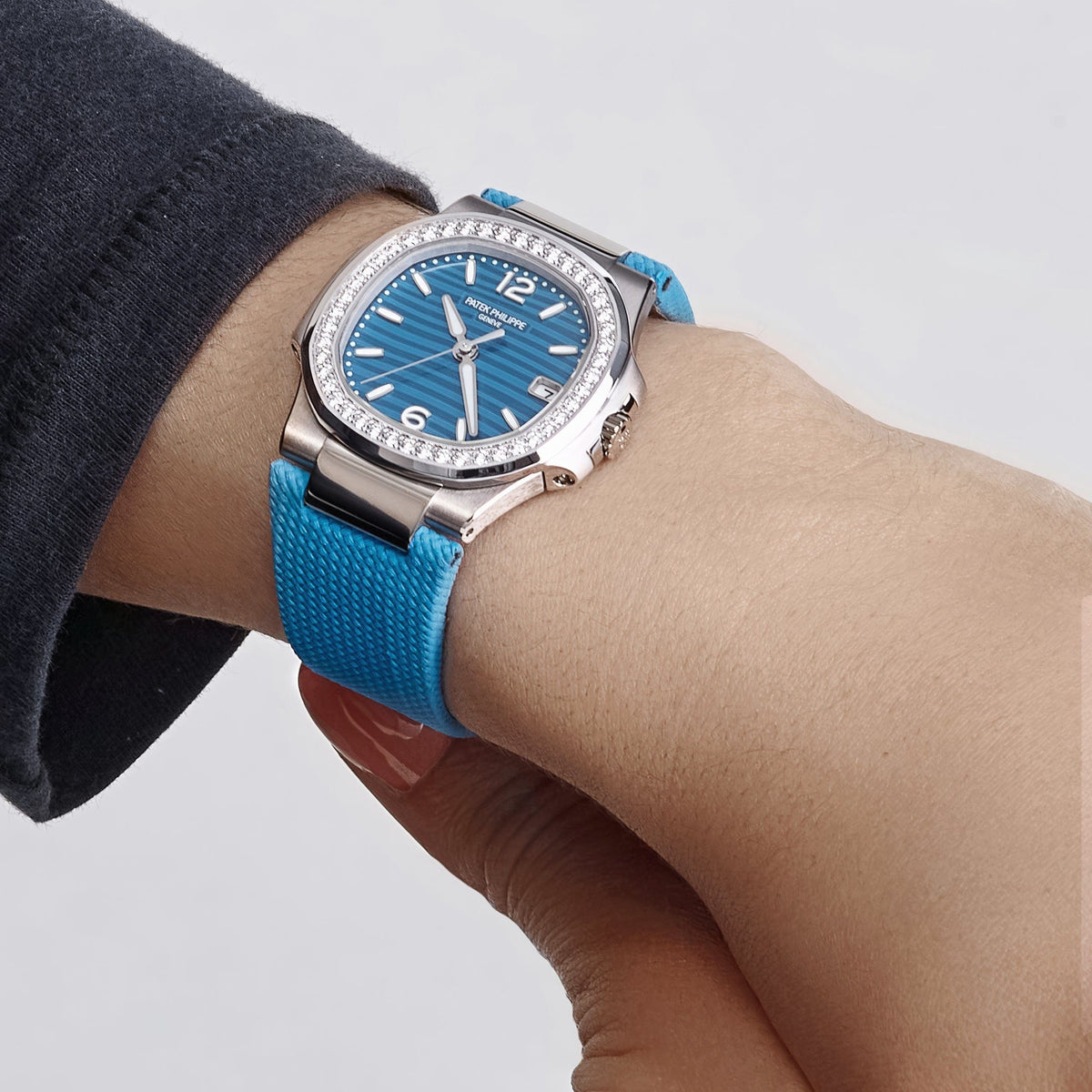 Patek Philippe Nautilus 7010G-013 'Ladies' White Gold Blue Dial Diamond Bezel