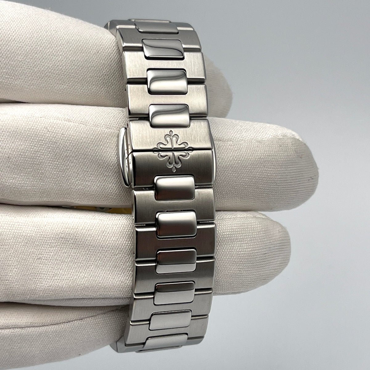 Patek Philippe Nautilus 7018/1A-010 'Ladies' Stainless Steel Blue Mother Of Pearl Dial Diamond Bezel