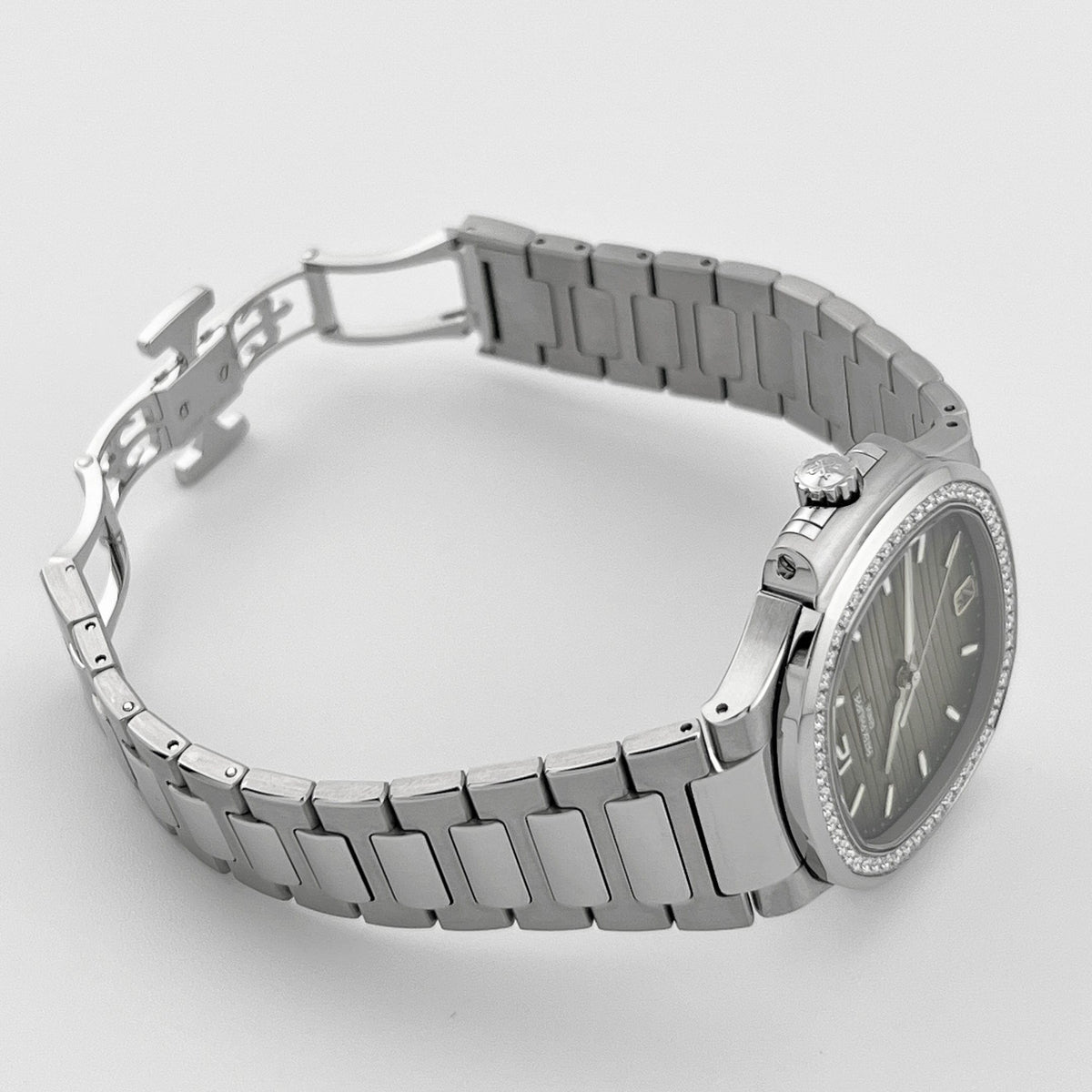 Patek Philippe Nautilus 7118/1200A-011 'Ladies' Stainless Steel Grey Dial Diamond Bezel