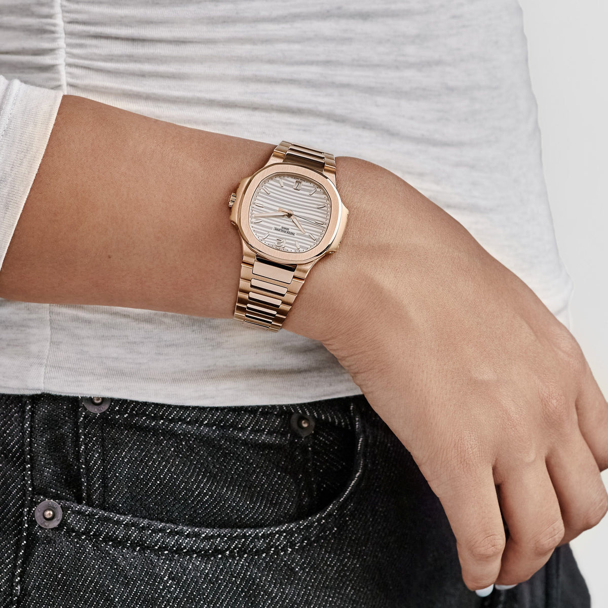 Patek Philippe Nautilus 7118/1R-001 'Ladies' Rose Gold Silvery Opaline Dial