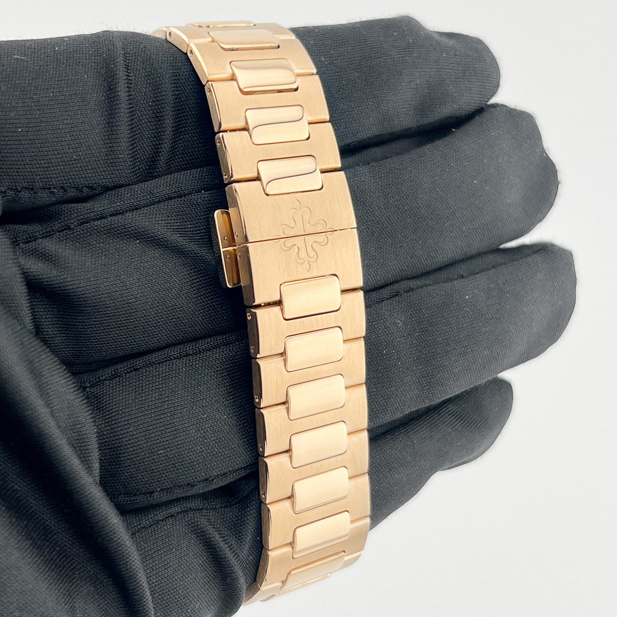 Patek Philippe Nautilus 7118/1R-010 Tiffany & Co. 'Ladies' Rose Gold