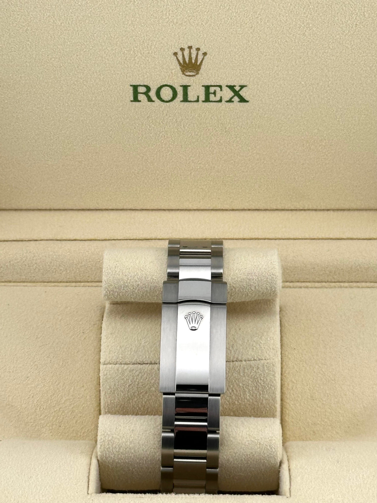 Rolex Datejust 41 126334 Stainless Steel Green Motif Dial Oyster