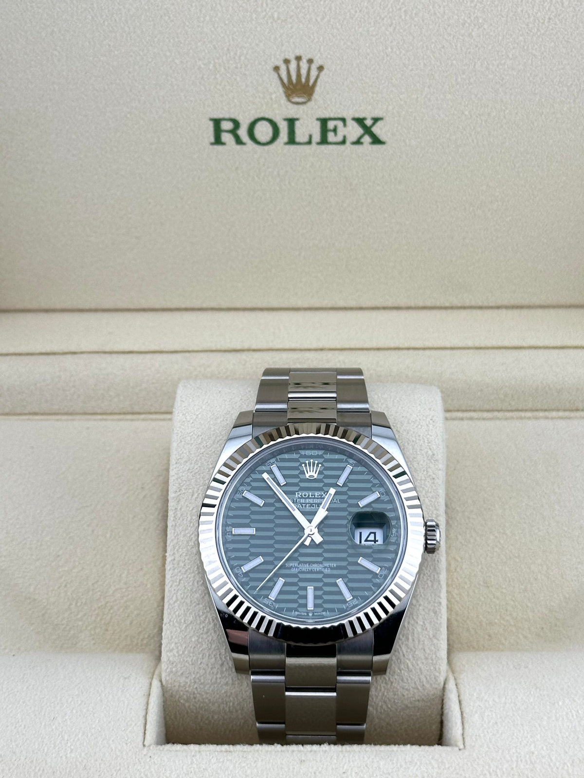Rolex Datejust 41 126334 Stainless Steel Green Motif Dial Oyster