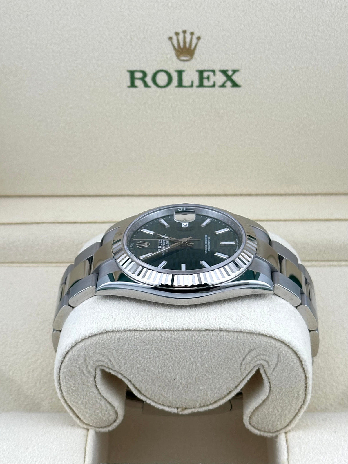 Rolex Datejust 41 126334 Stainless Steel Green Motif Dial Oyster