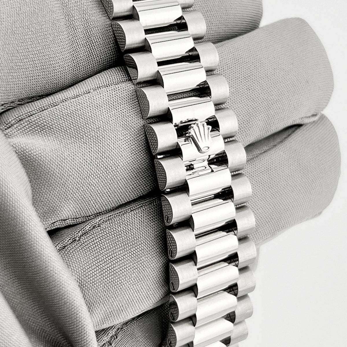 Rolex Day-Date 40 228236 Platinum Pavé Diamond Dial (2023)