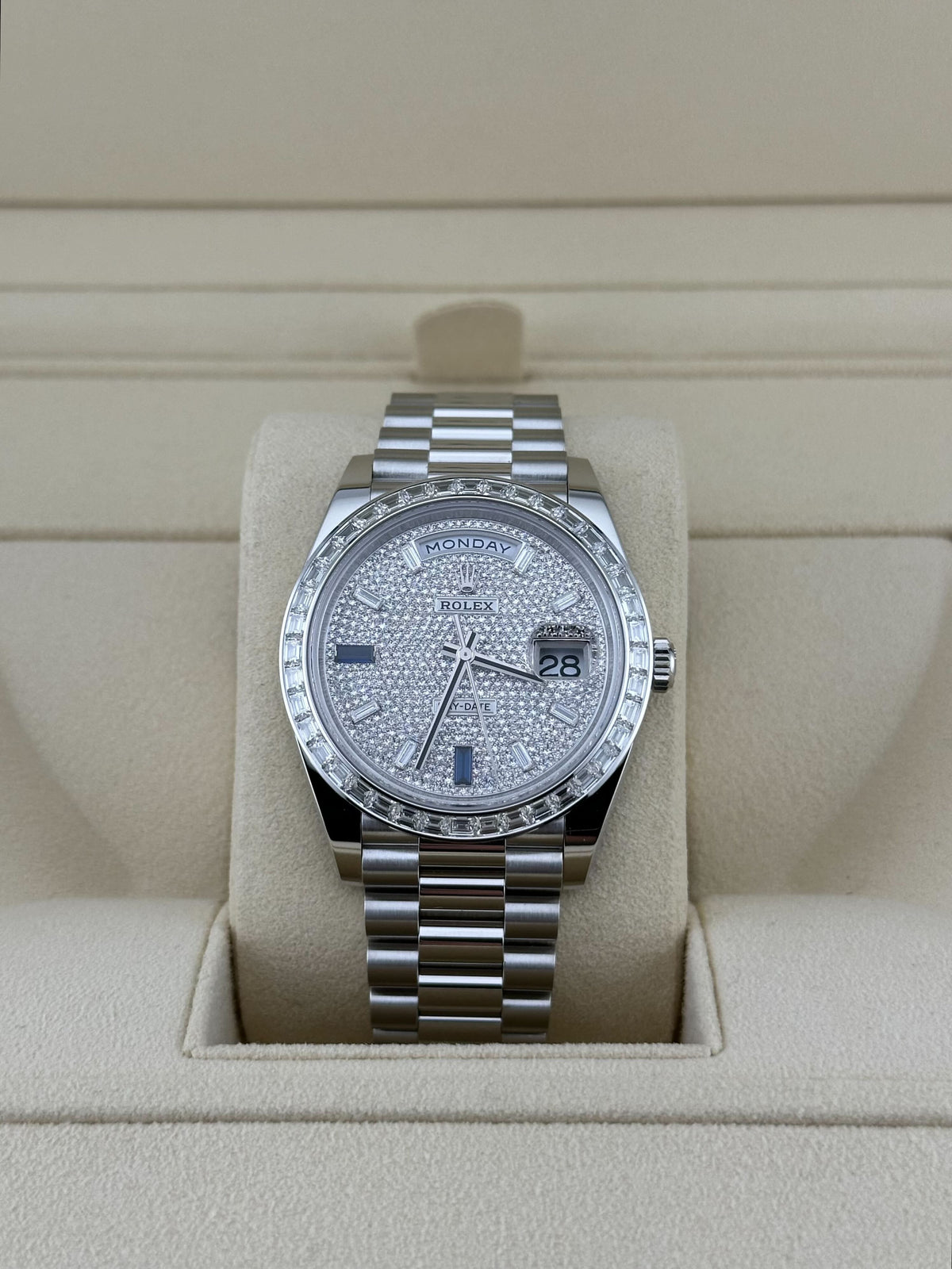 Rolex Day-Date 40 228396TBR Platinum Diamond Bezel Diamond-Paved Sapphire Dial (2024)