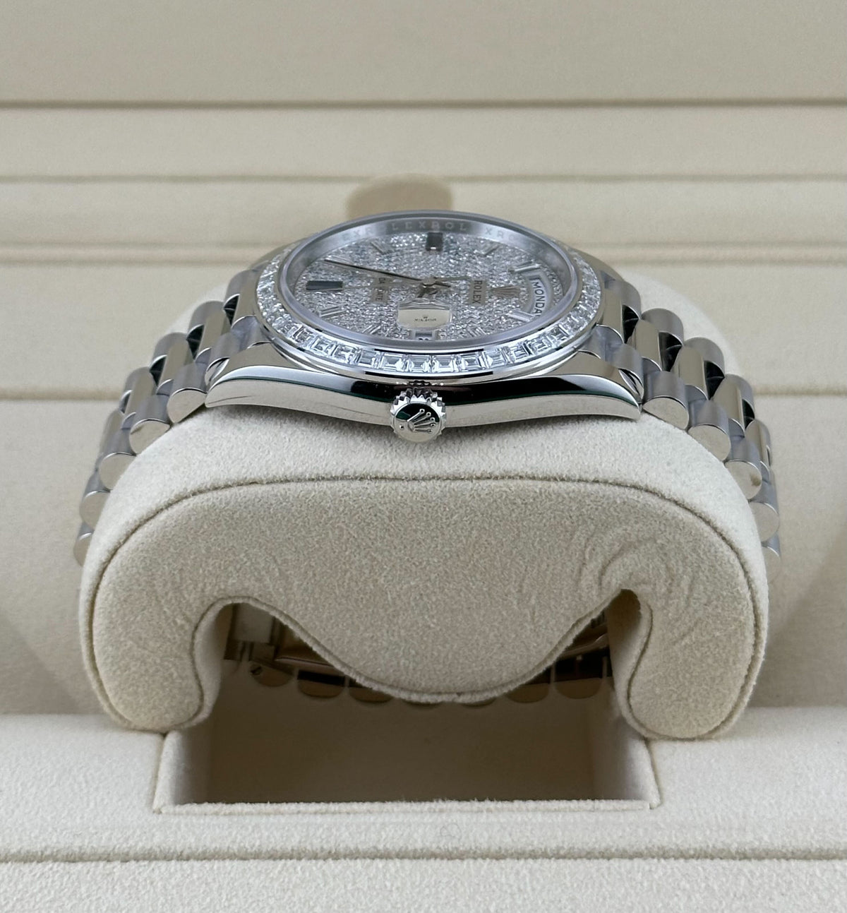 Rolex Day-Date 40 228396TBR Platinum Diamond Bezel Diamond-Paved Sapphire Dial (2024)