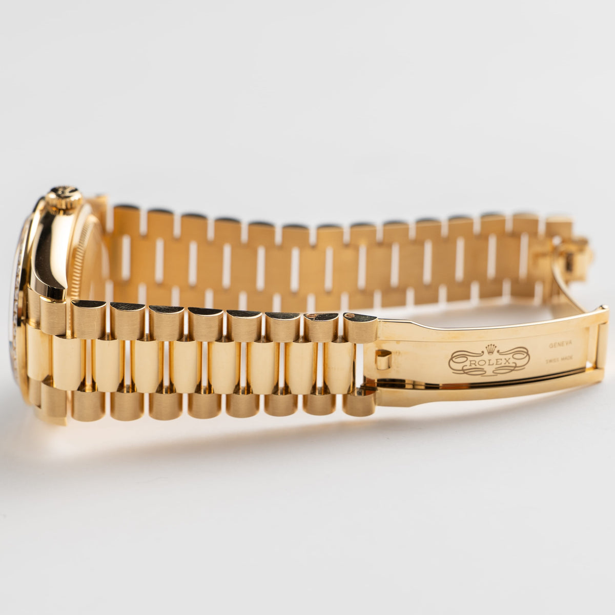 Rolex Day-Date 36 128348RBR Yellow Gold Green Malachite Diamond Roman Numerals Dial Diamond Bezel (2021)