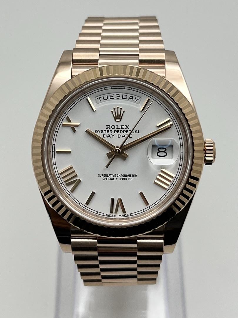 Rolex Day-Date 40 228235 Rose Gold White Roman Dial