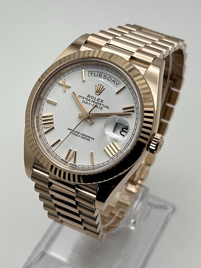 Rolex Day-Date 40 228235 Rose Gold White Roman Dial
