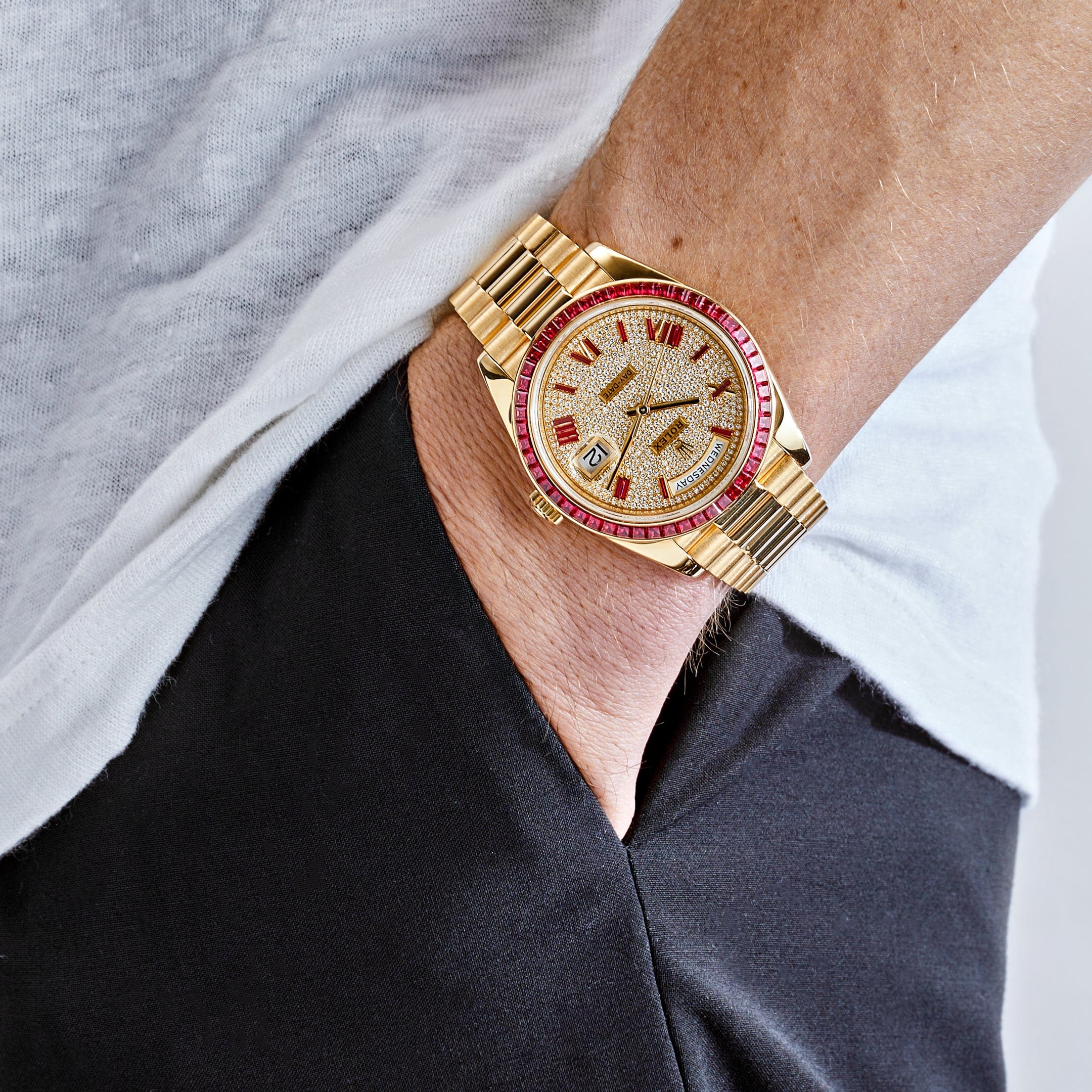 Rolex Day-Date 40 228398TRU Yellow Gold Roman Dial Ruby Bezel