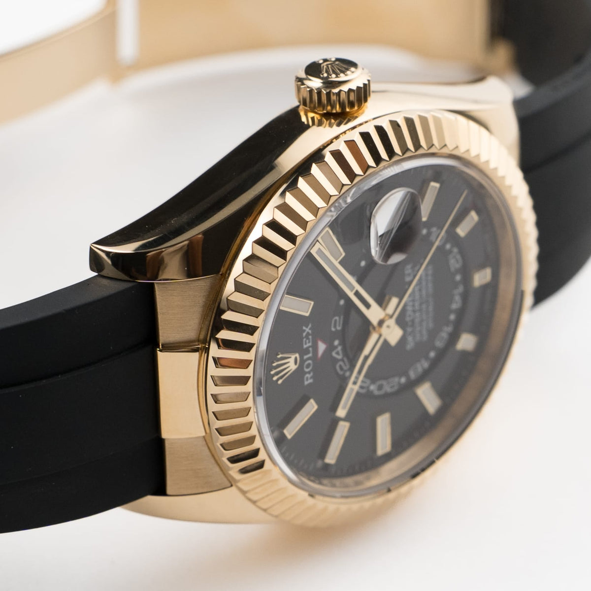 Rolex Sky-Dweller 326238 Yellow Gold Bright Black Dial (2022)