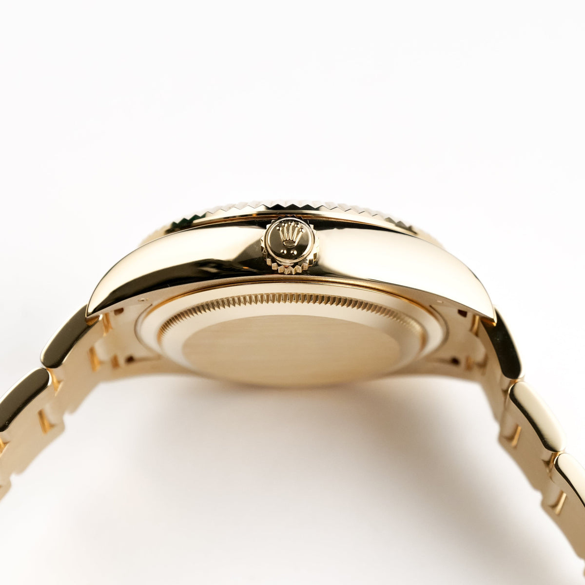 Rolex Sky-Dweller 326938 Yellow Gold Champagne Dial Oyster (2022)