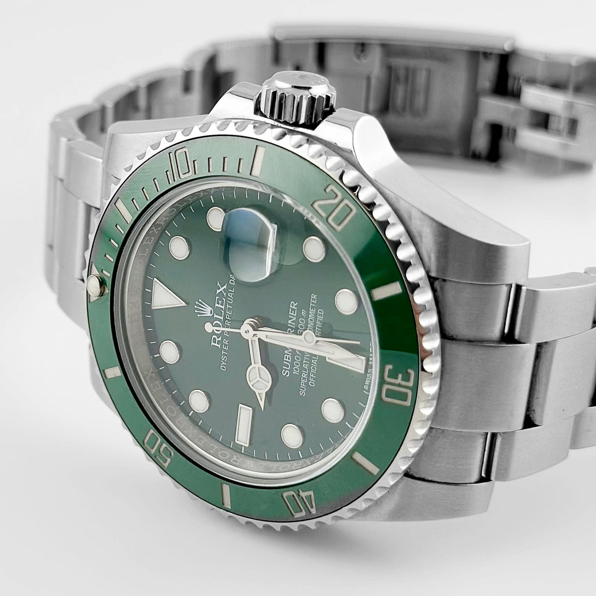 Rolex Submariner Date 116610LV 'Hulk' Stainless Steel Green Dial (2016)