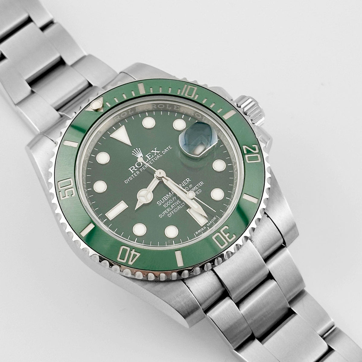 Rolex Submariner Date 116610LV 'Hulk' Stainless Steel Green Dial (2016)