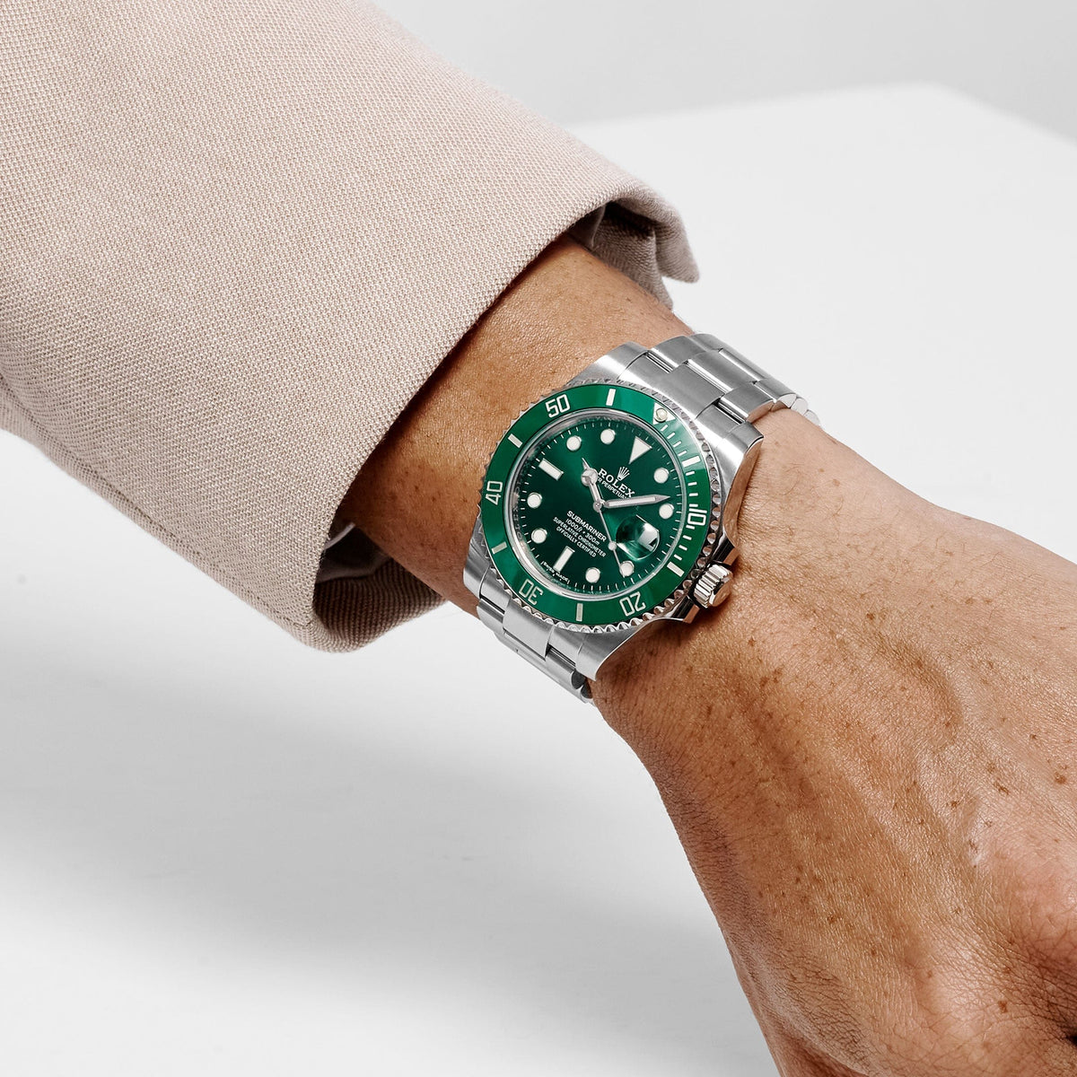 Rolex Submariner Date 116610LV 'Hulk' Stainless Steel Green Dial (2015)