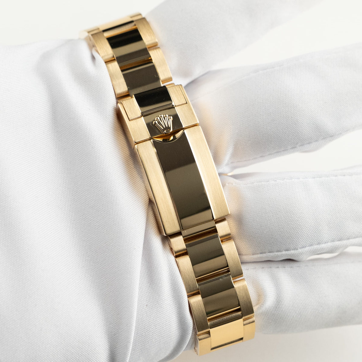 Rolex Yacht-Master II 116688 Yellow Gold White Dial (2022)
