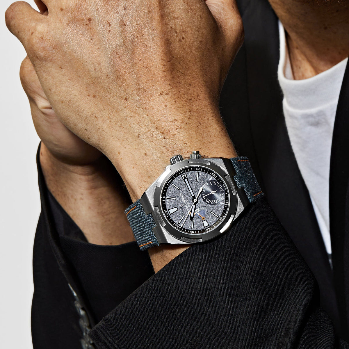 Vacheron Constantin 7910V/000T-B922 Overseas Dual Time 'Everest' Limited Edition
