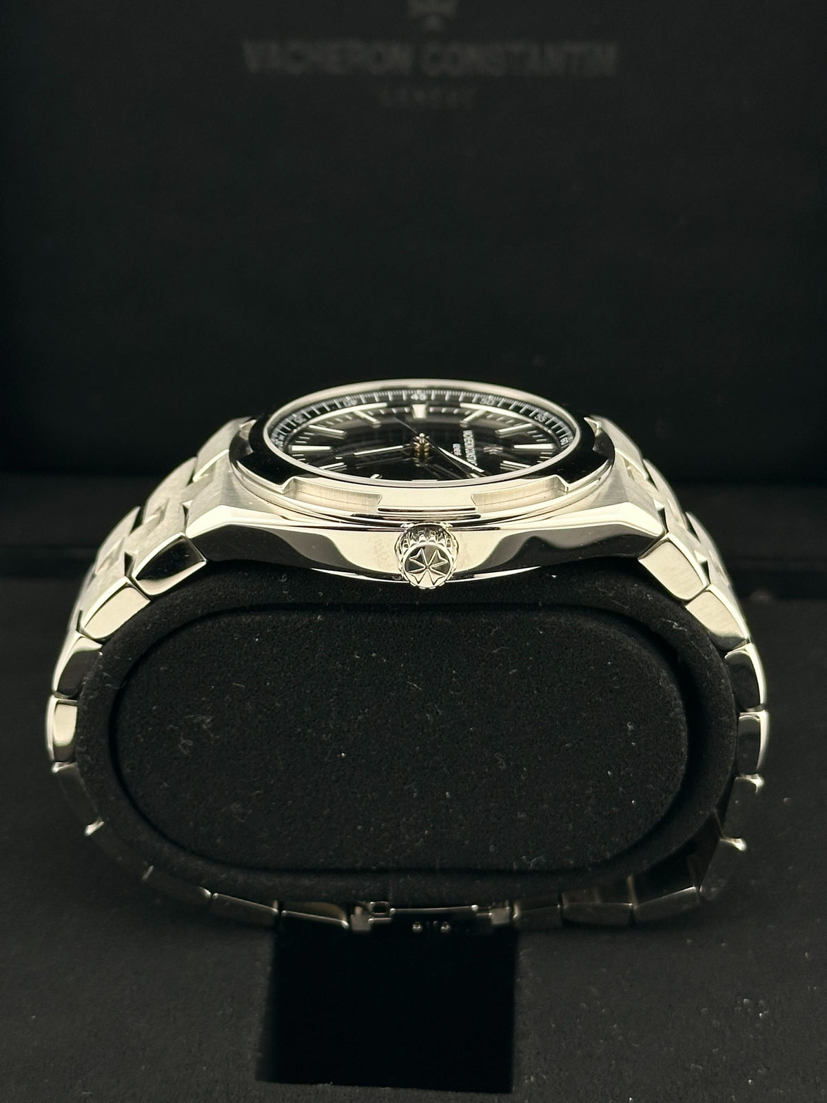 Vacheron Constantin Overseas 4500V/110A-B483 Steel Black Dial