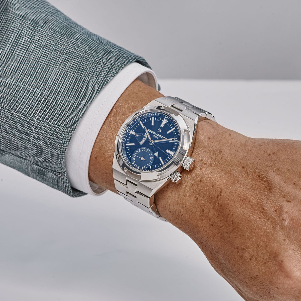 Vacheron Constantin Overseas Dual Time 7900V/110A-B334 Stainless Steel Blue Dial